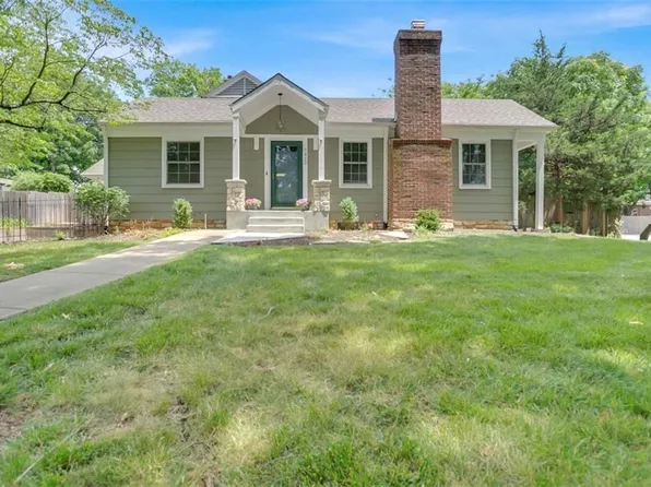 5429 Windsor Ln, Fairway, KS 66205