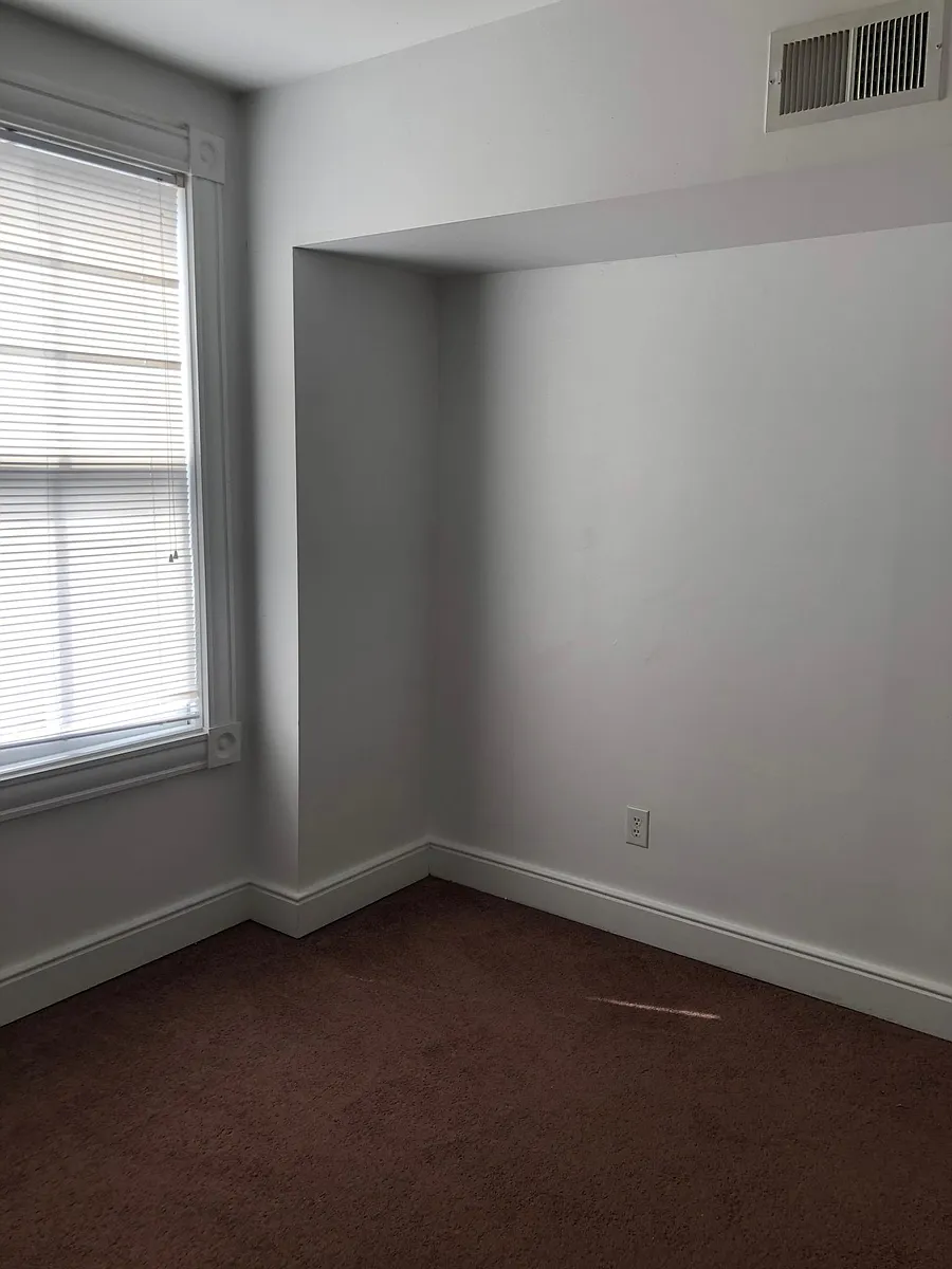 Building Photo - 815 Bowe St #B