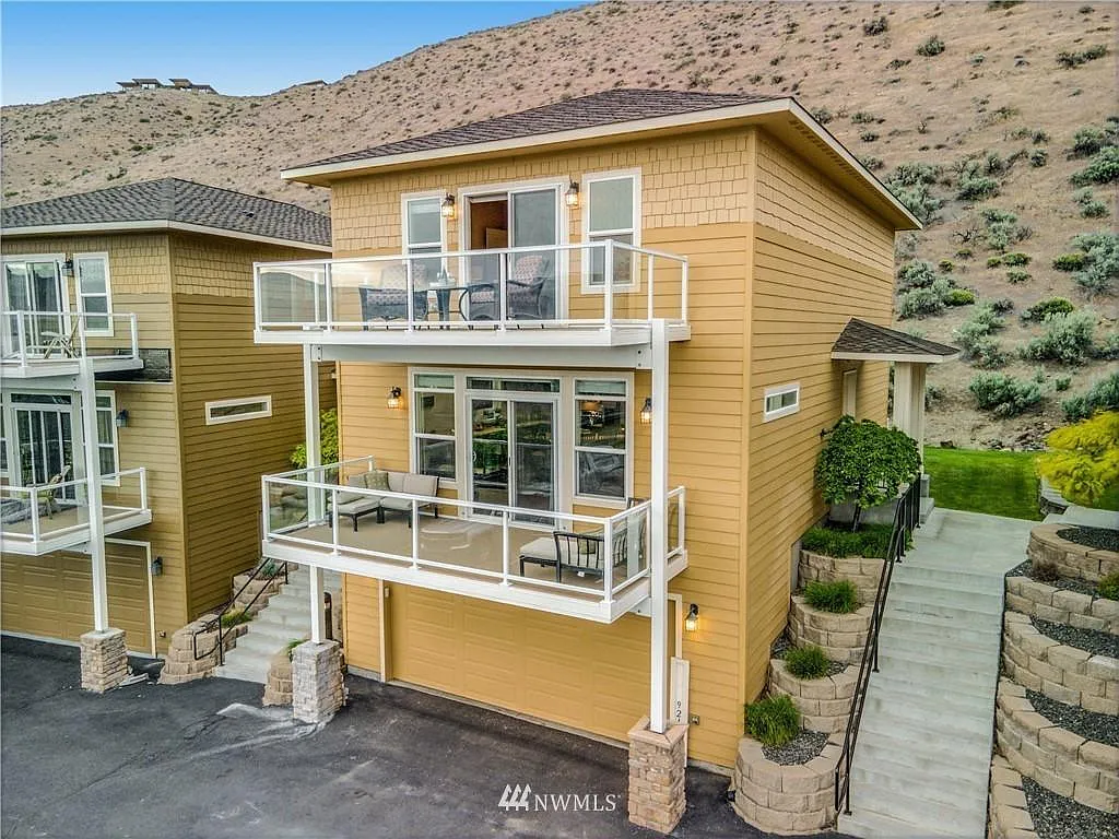 2 bed, 1920 sqft, $2,644 — Photo 4