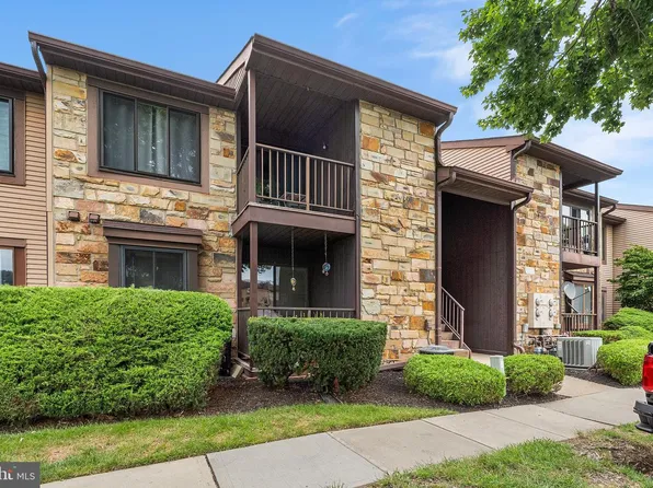 27 Gena Ct, Hamilton, NJ 08690