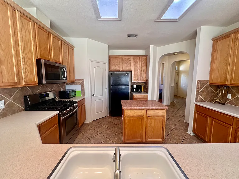 4701 Norman Trl — Photo 11