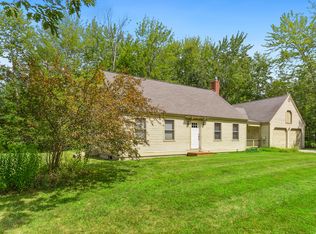 16 Fairway Dr, Kennebunk, ME 04043