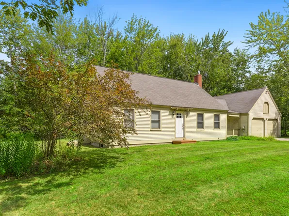 16 Fairway Drive, Kennebunk, ME 04043