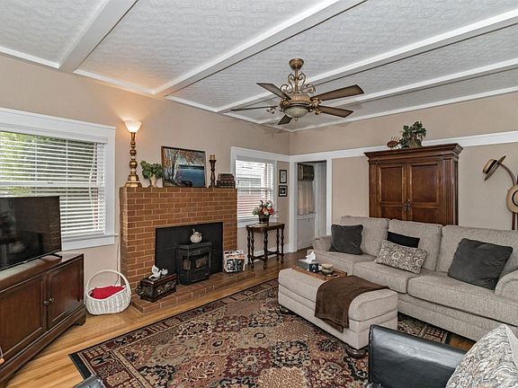 5th image of 3419 E Kerckhoff Ave