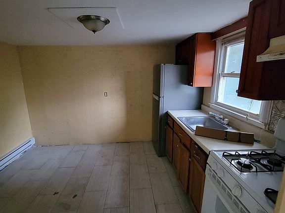 2nd image of 9 Knox St APT 5