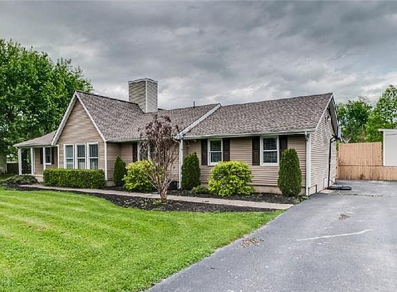 2nd image of 5105 Chesterfield Dr