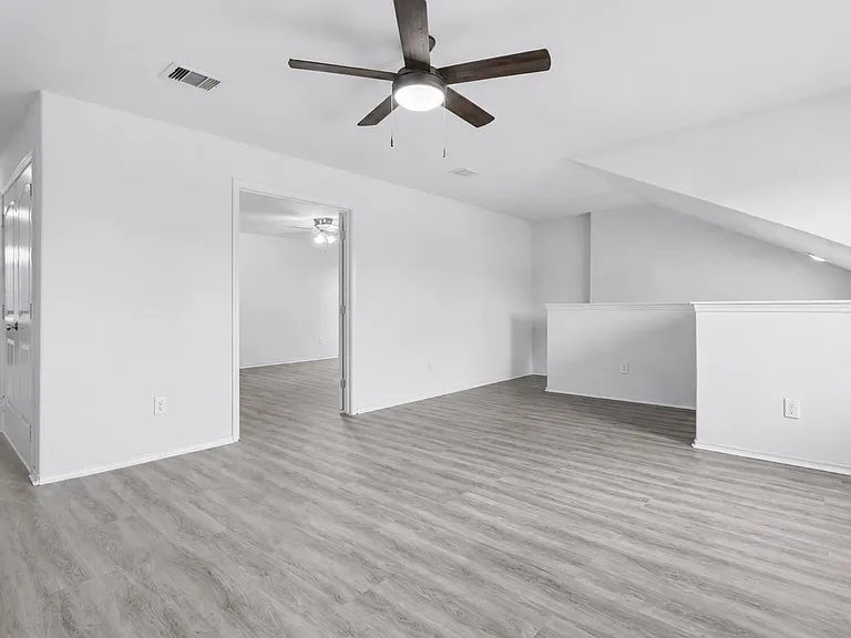 166 Meadow Grove Dr — Photo 1
