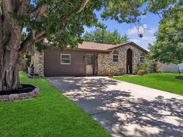 453 Irene St, Burleson, TX 76028