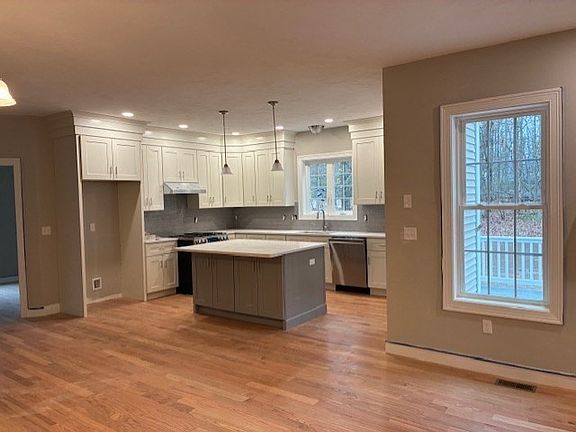 4th image of 6 Jewett Rd #6