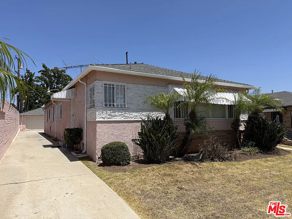 2 bed, 1.0 bath, 1087 sqft, $3,100 — Photo 2