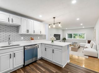 7 Oakcrest Rd APT 9, Hyde Park, MA 02136