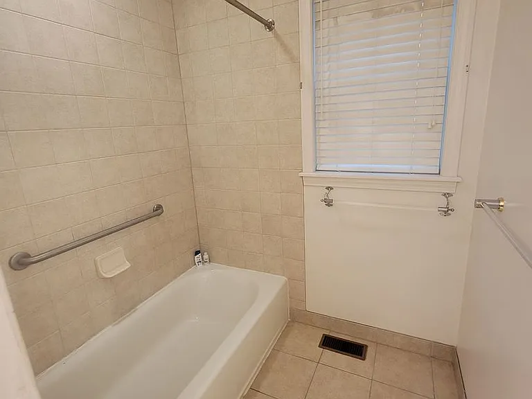 9 Elmore St #1 — Photo 26