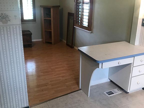 5th image of 1611 Pottery Ave
