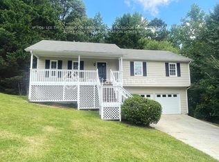 223 Hampton Dr, Dallas, GA 30132