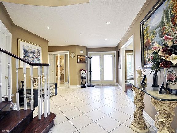2nd image of 39 Peregrine Cres