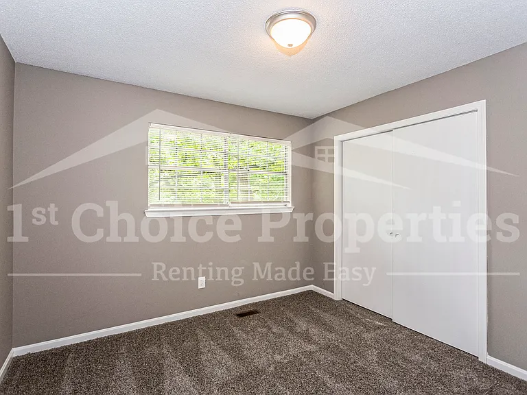 1421 Brewster Cir — Photo 10