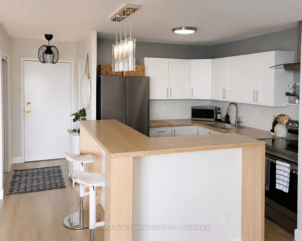 Building Photo - 11 Neilson Dr #609