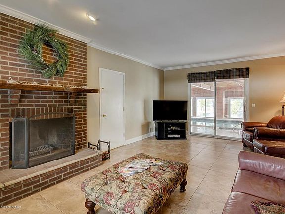 5th image of 11 Burdge Dr