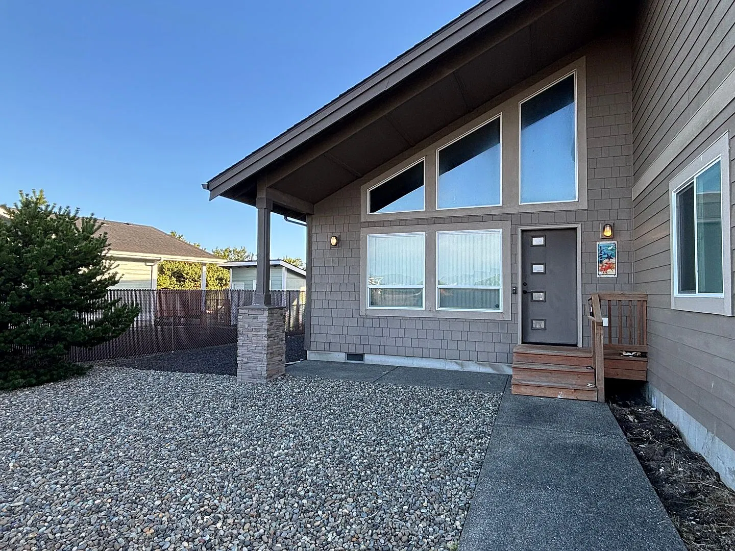 Modern coastal living in Ocean Shores! — Photo 3