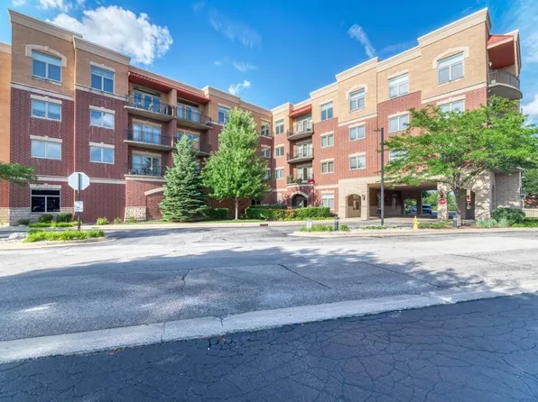 1210 N Foxdale Dr Unit 105, Addison, IL 60101