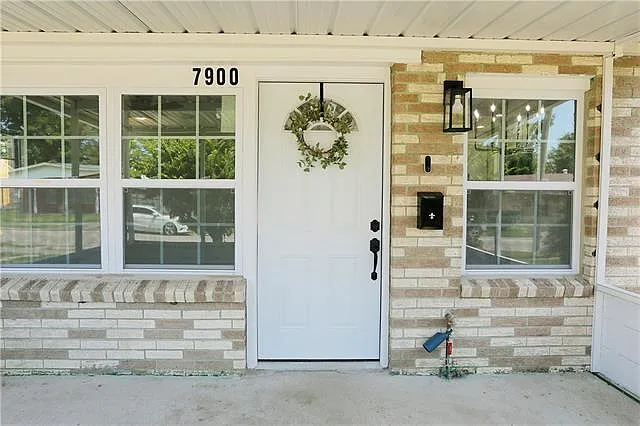 7900 Simon St — Photo 3
