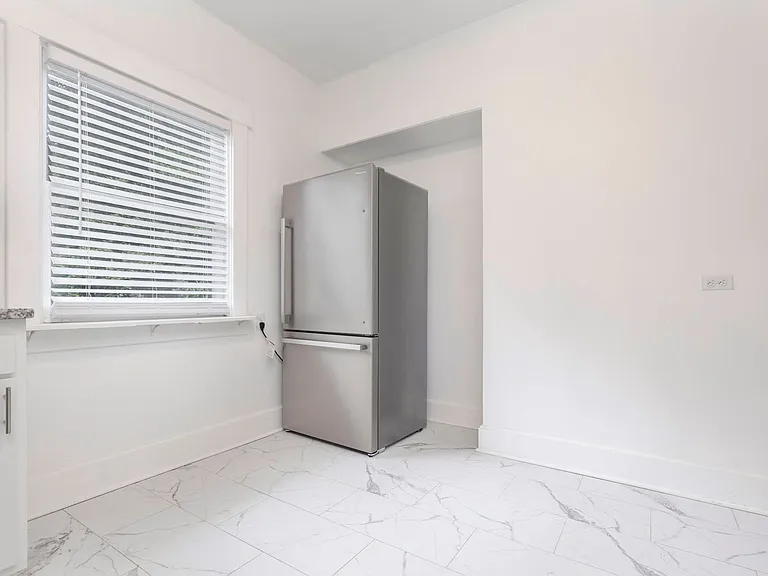 145 N Keats Ave — Photo 21