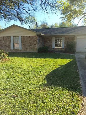 129 Fountain Dr — Photo 1