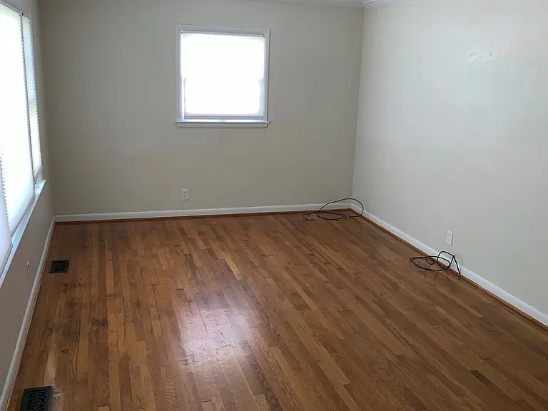 636 Cardinal Ln — Photo 9