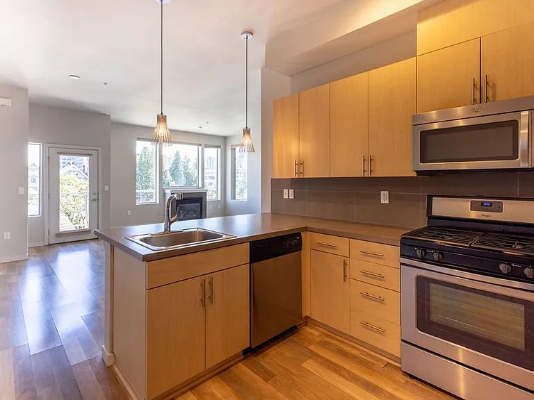 1607 NW Davis St — Photo 25