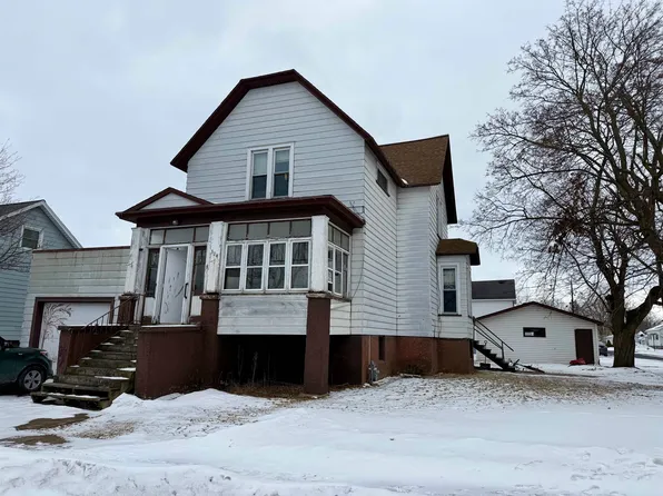 304 Lake St, Marinette, WI 54143