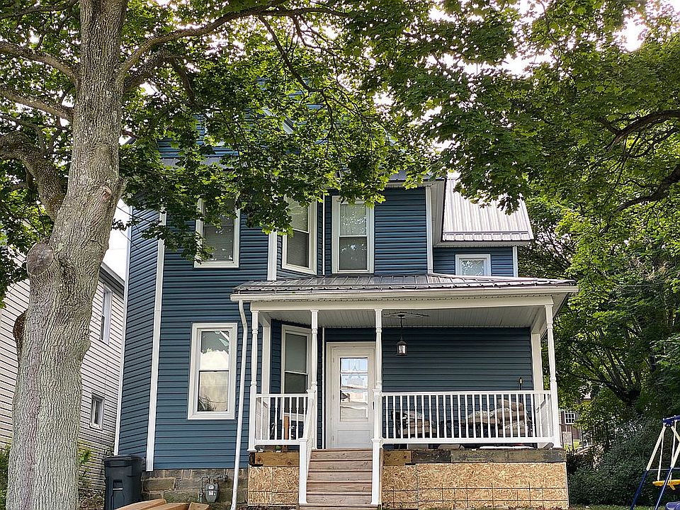2nd image of 525 2nd Ave