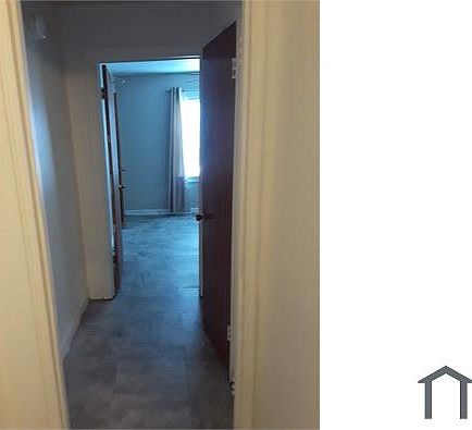 4th image of 4200 Henry St