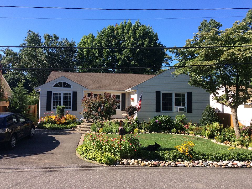1st image of 28 Teed St