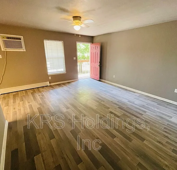 318 E Little Creek Rd #B — Photo 10