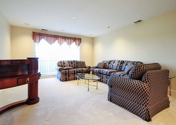 3rd image of 6400 N Cicero Ave APT 509