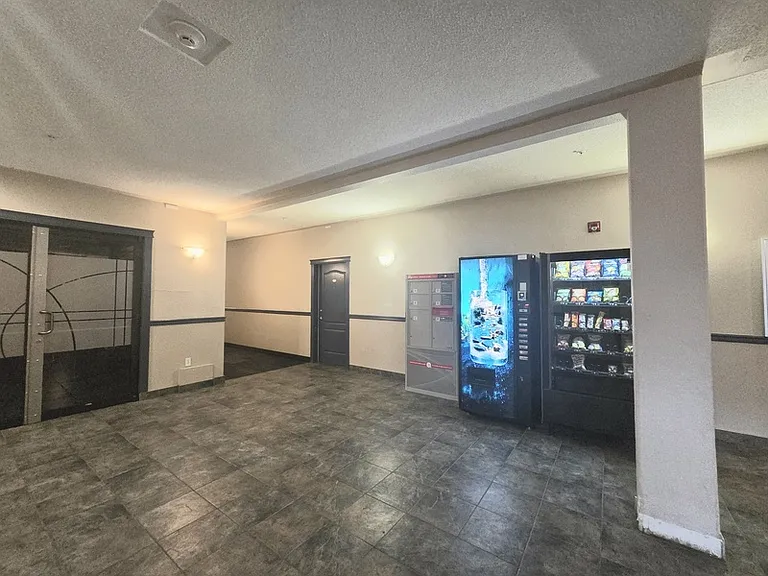 155 Edwards Dr SW #117 — Photo 4