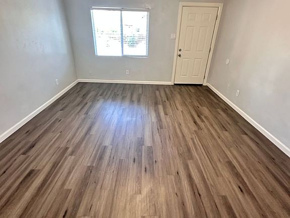 4th image of 210 Cornell Dr SE APT 1