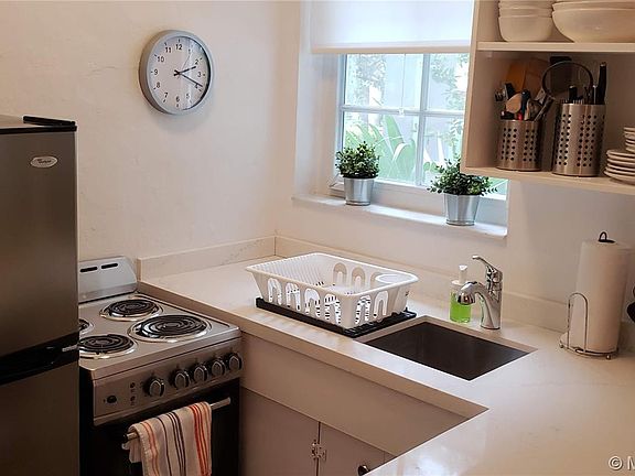 5th image of 260 Euclid Ave APT 5