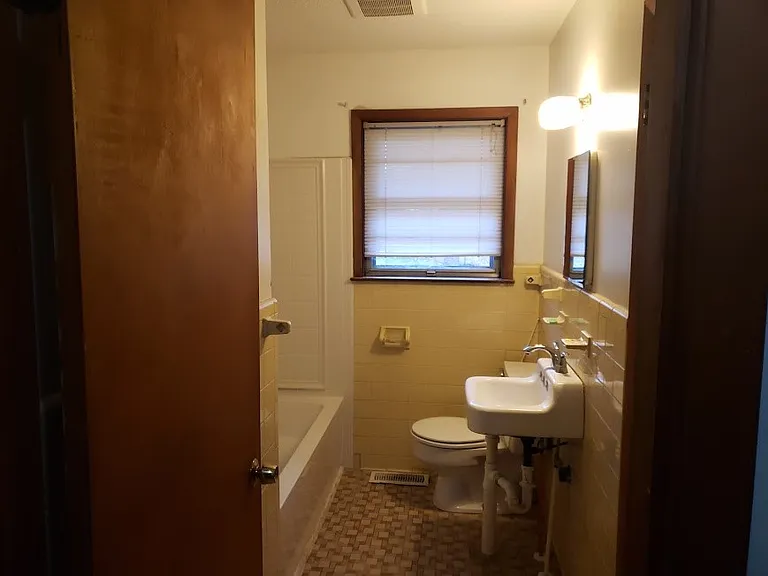 908 SE Maynard Rd — Photo 10