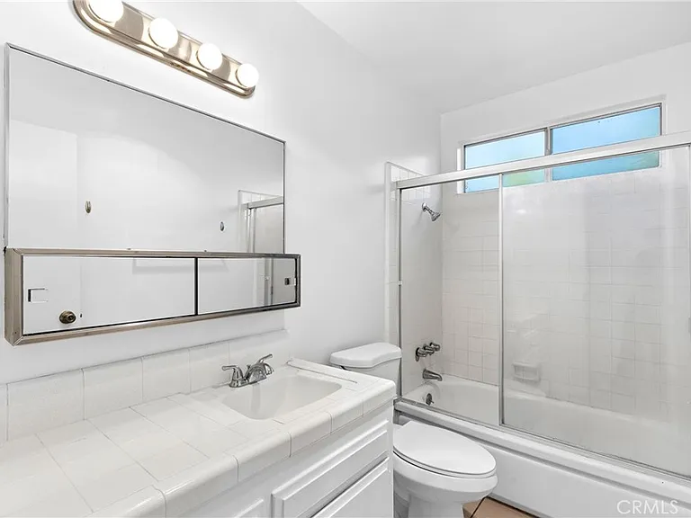 4924 Kester Ave #16 — Photo 4
