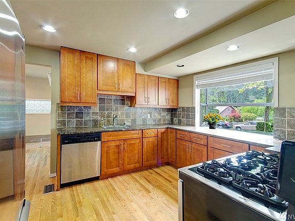 4th image of 7330 NE 140th Pl