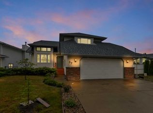 37 S Denovan Cres, Red Deer, AB T4R2B6