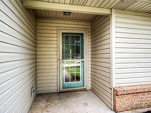 5th image of 1562 Farrington Dr