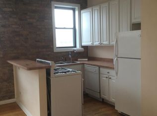 1138 W Grand Ave #4R, Chicago, IL 60642