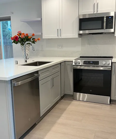 16903 Cedar Ct #16909 — Photo 3