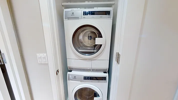 Rented by Bond New York | media 6