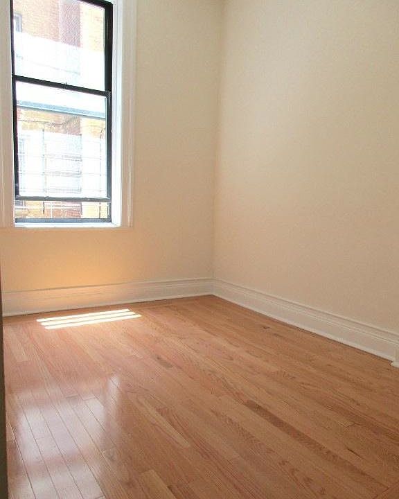 2nd image of 615 E 16th St