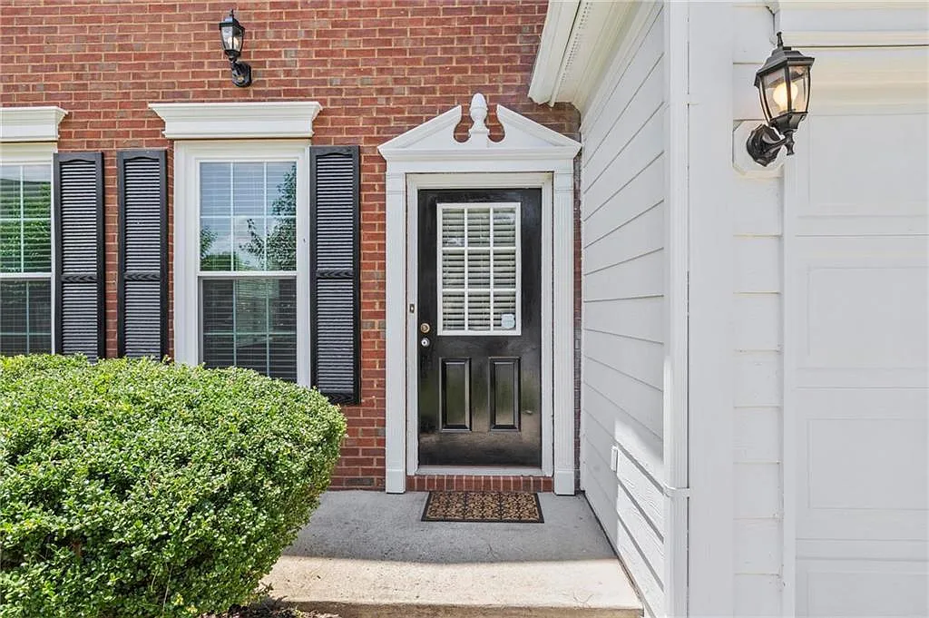 3 bed, 2.5 bath, 1998 sqft, $2,700 — Photo 3