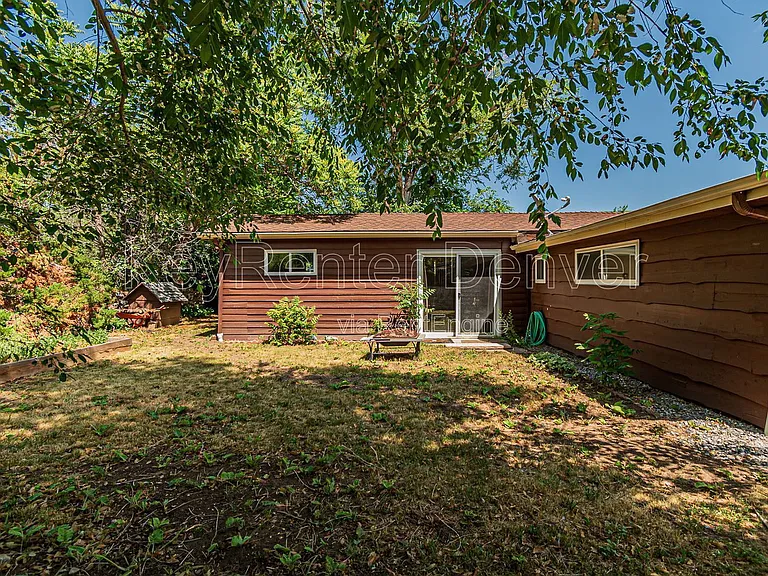 400 Lily Ln — Photo 31