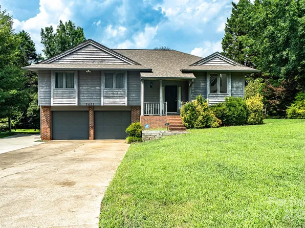 2439 36th Ave NE, Hickory, NC 28601